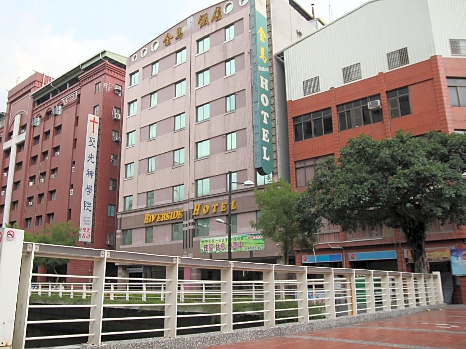 Riverside Hotel