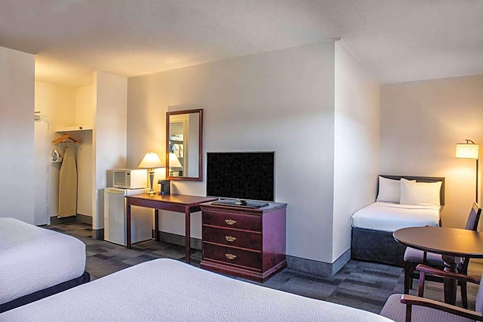 Days Inn & Conference Centre by Wyndham Camrose Norsemen