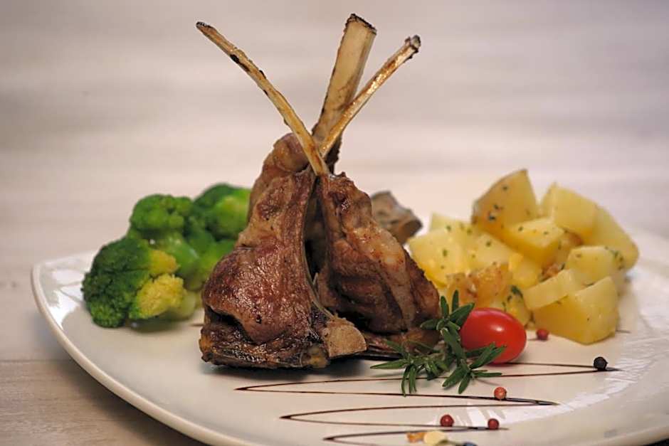 Celtis Country Lodge & Restaurant