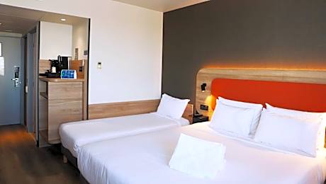 Superior Double Room (2 Adults + 1 Child up to 12)