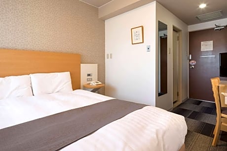 Economy Queen Room - Non-Smoking