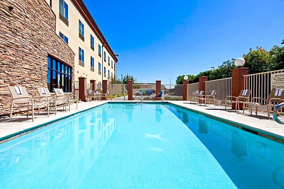 Holiday Inn Express & Suites Clovis Fresno Area By IHG