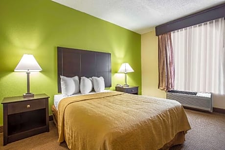 Standard Queen Room