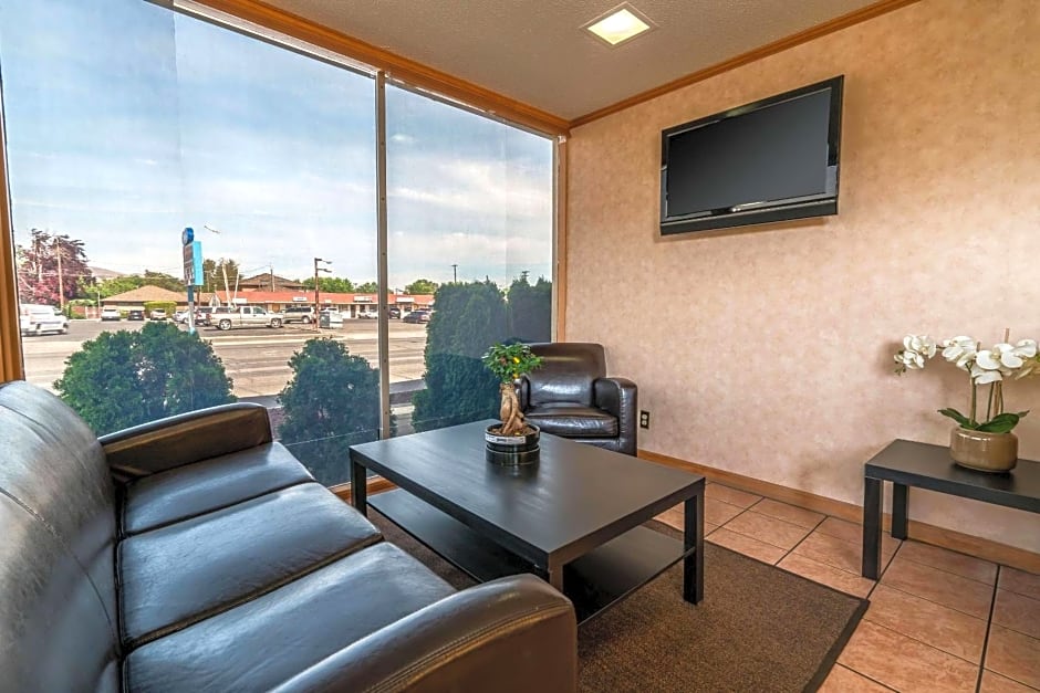 Holiday Lodge Yakima