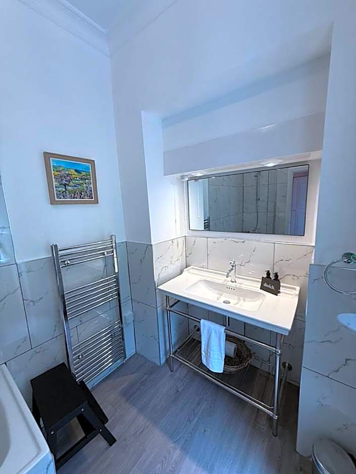 Maes Y Neuadd Country House