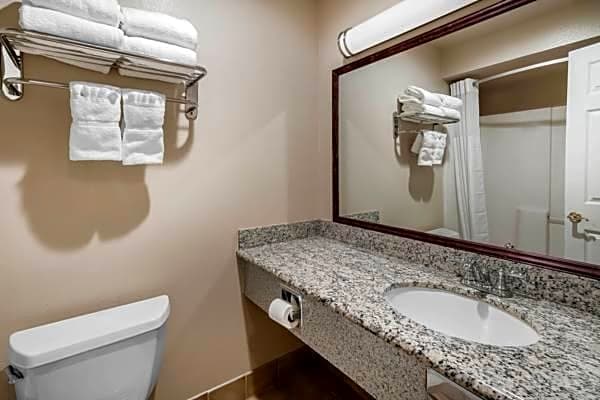 Clarion Inn Near Jblm – Tacoma, WA