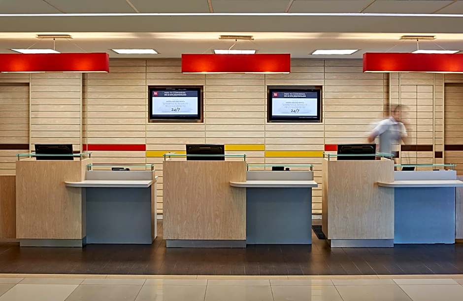 Ibis Cancun Centro Hotel