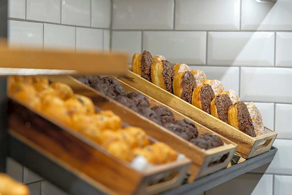 Moxy by Marriott London Stratford