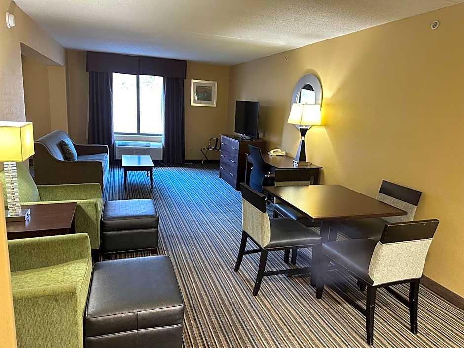 Wingate by Wyndham Harrisburg Near Hershey
