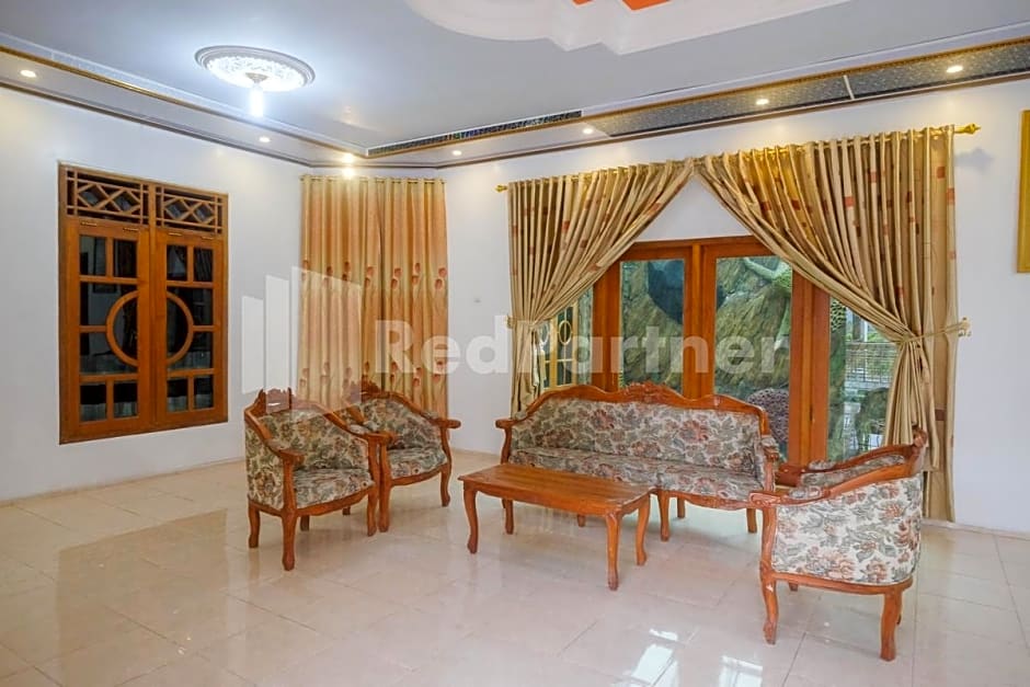 Wisma Giri Mulyo B near Grojogan Sewu Mitra RedDoorz