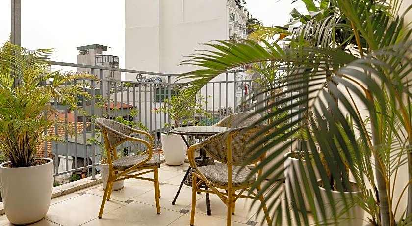 Bella Rosa Trendy Hotel