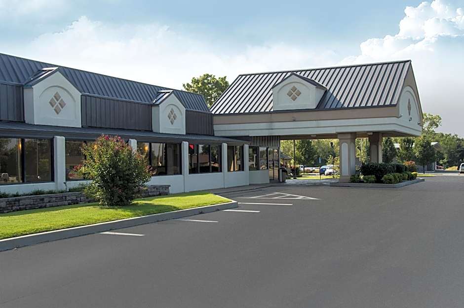 Days Inn by Wyndham Pittsburg KS