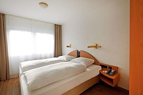 Apartment (4 Adults)