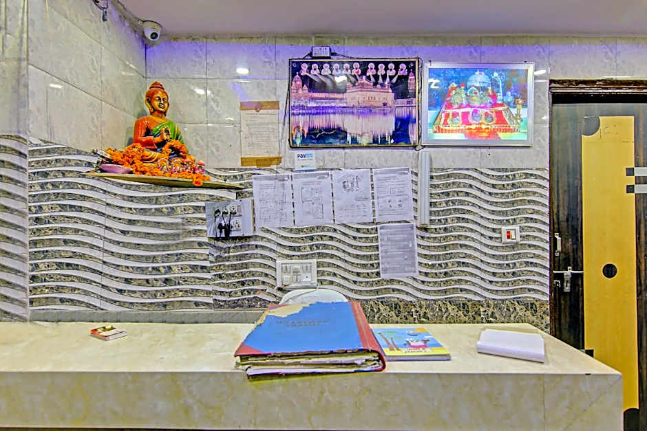 Hotel Naseeb By OYO Rooms – Delhi, NY