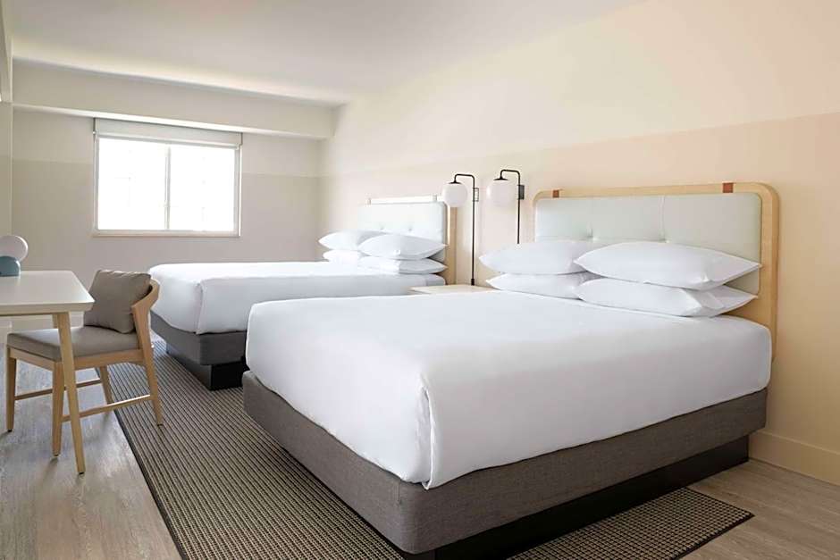 Hampton by Hilton Grand Cayman Seven Mile Beach