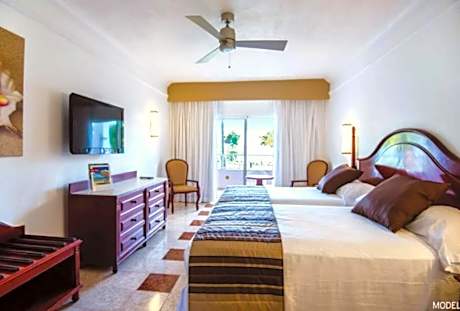 Two Bedroom Family Room Sea View