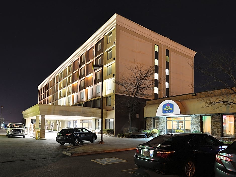 Best Western Plus Toronto Airport Hotel