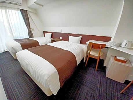 Twin Room - Non-Smoking