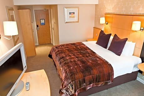 1 Double 2 Single Beds, Non-Smoking, Superior Room, Family Room