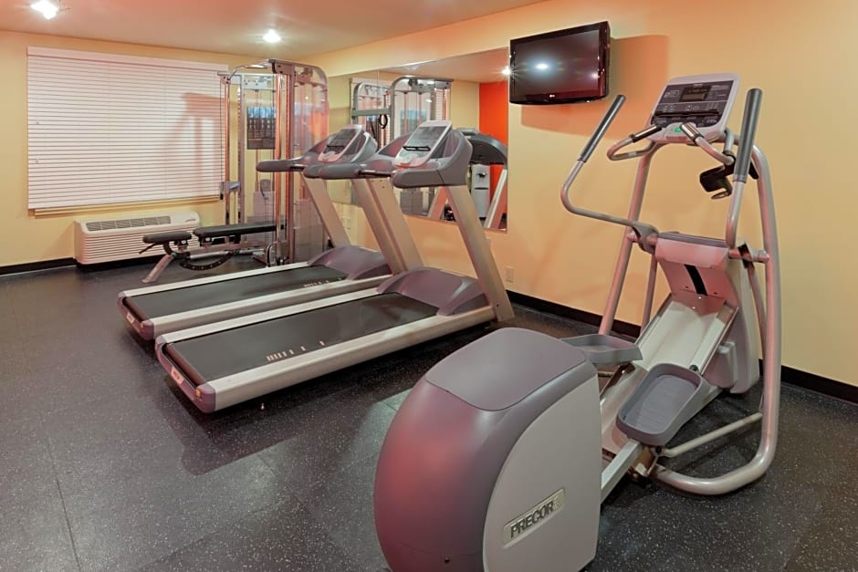 Country Inn & Suites by Radisson, Holland, MI