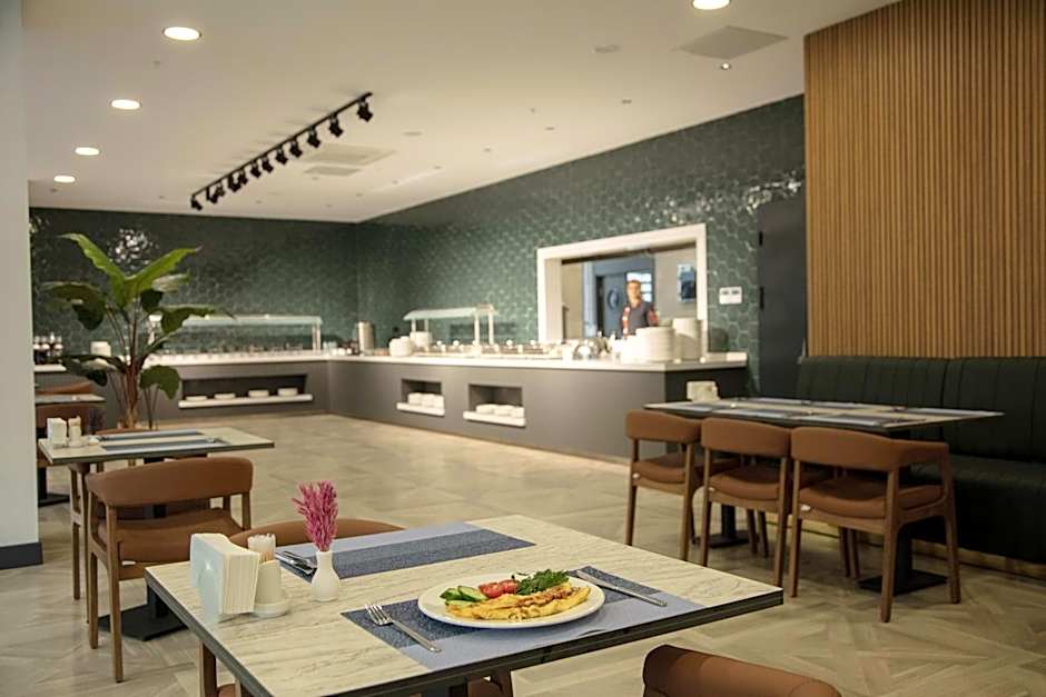 V Center Hotel