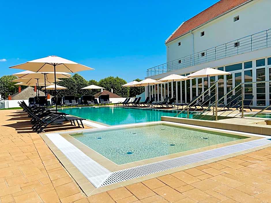 CE Plaza Hotel