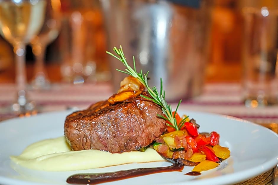 Chrislin African Lodge