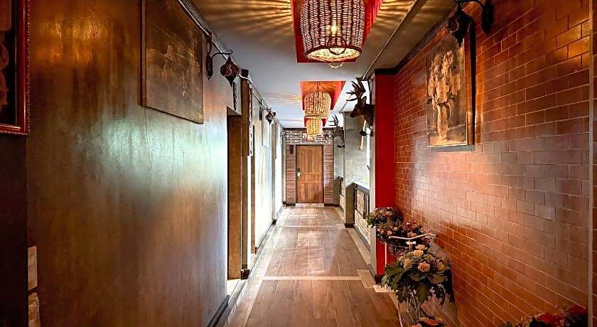 Chiangmai Lanna & Modern Loft Hotel