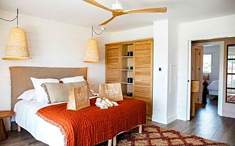 Les jardins de la presqu’île with private jacuzzi and Wellness Access