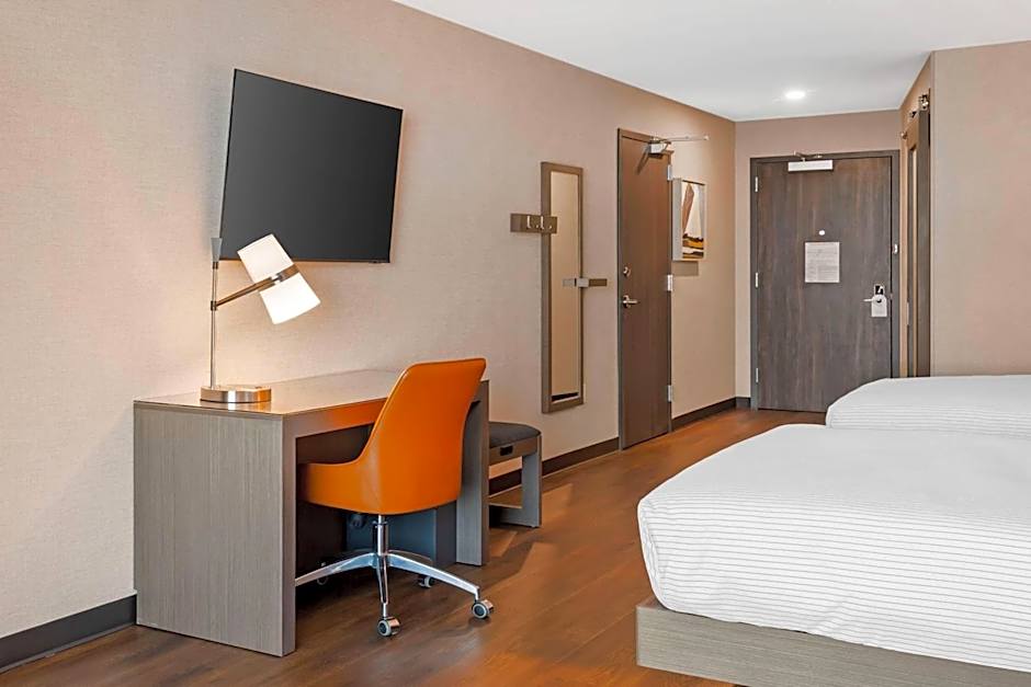 Cambria Hotel & Suites Plymouth