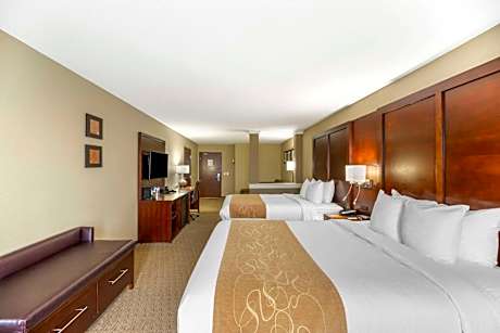 Queen Suite with Two Queen Beds and Sofa Bed - Non-Smoking