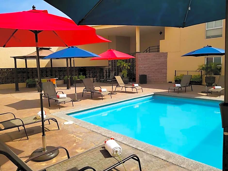 BeWow Hotel Querétaro