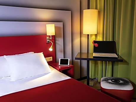 Standard Double Room with 1 double bed and 1 sofa bed and with a bath