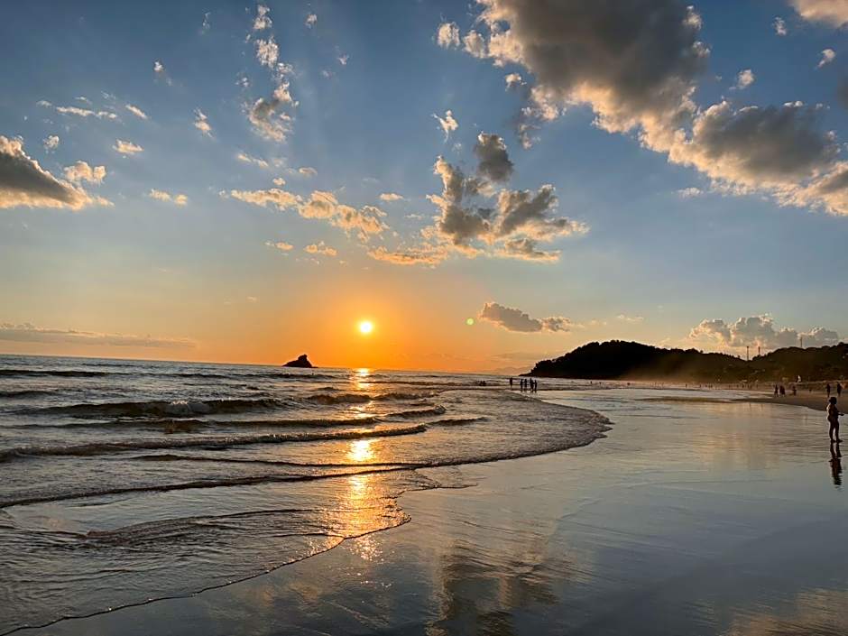Juquehy - Condomínio de Frente para o Mar - Piscina Aquecida - Quadra de Tenis