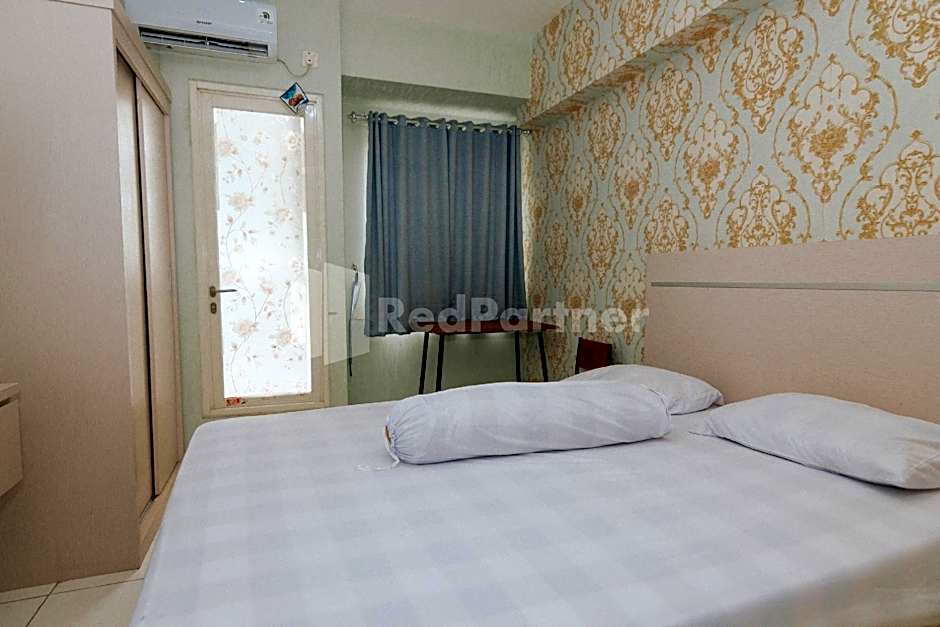 RedLiving Apartemen Podomoro Golf View Queen Room Tower Dahoma