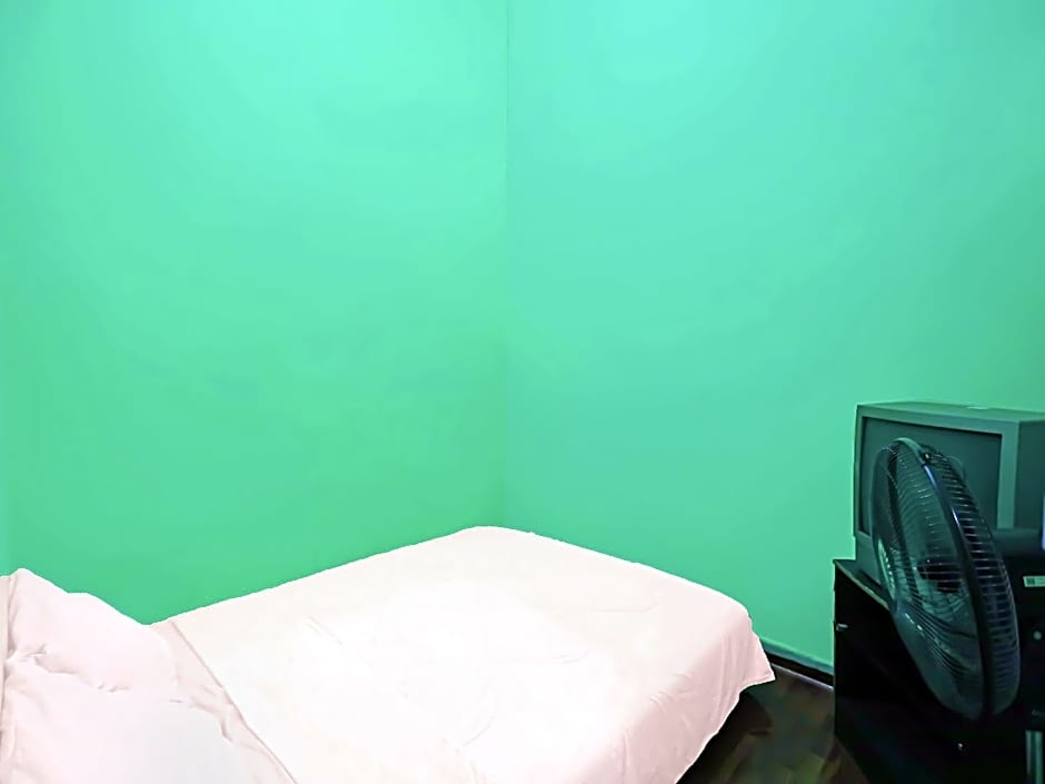 Hotel O Penginapan LorraNearPasar Oleh Oleh