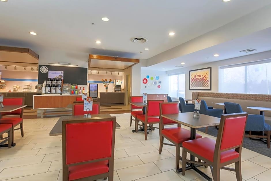 Holiday Inn Express Irondequoit By IHG