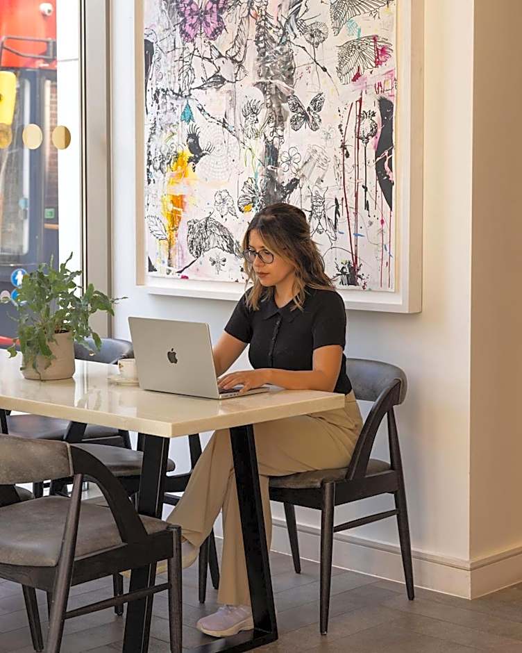 The Gate London City