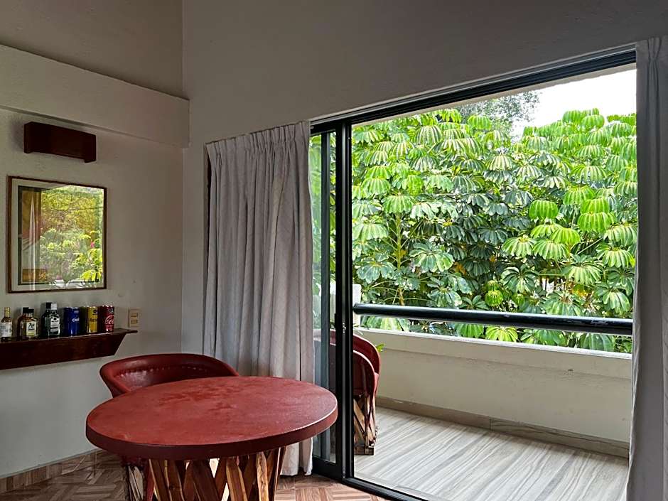 Casa Bugambilia, Un Pequeño Hotel en Tepoztlán