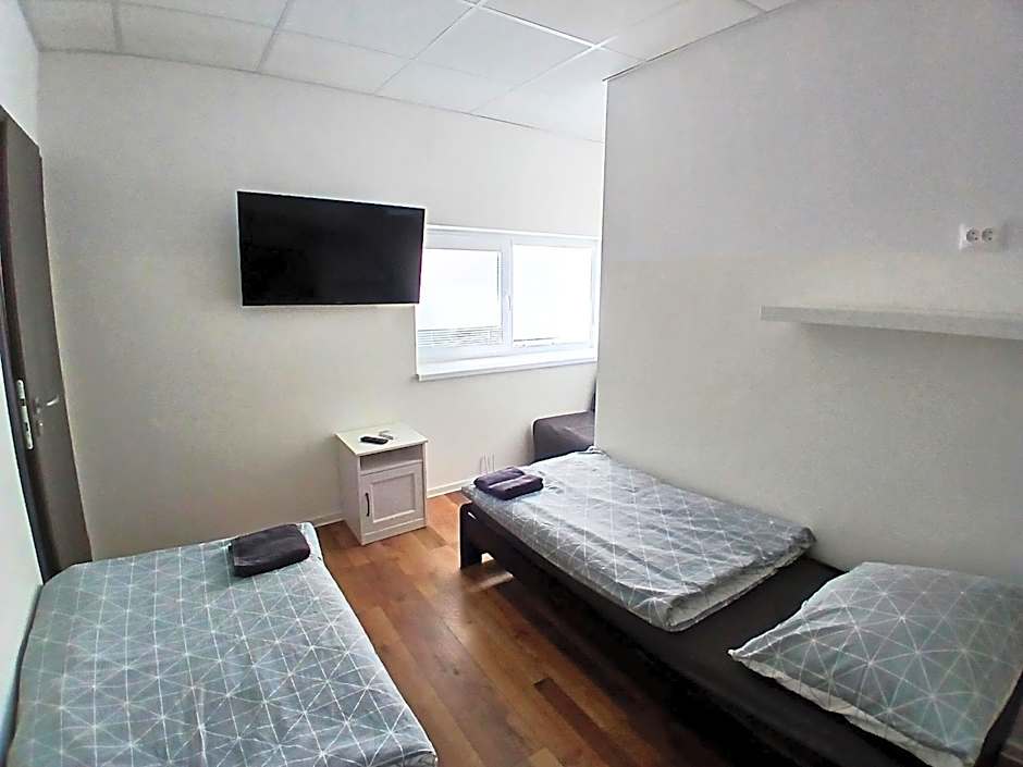 Dimael Hostel & Apartments