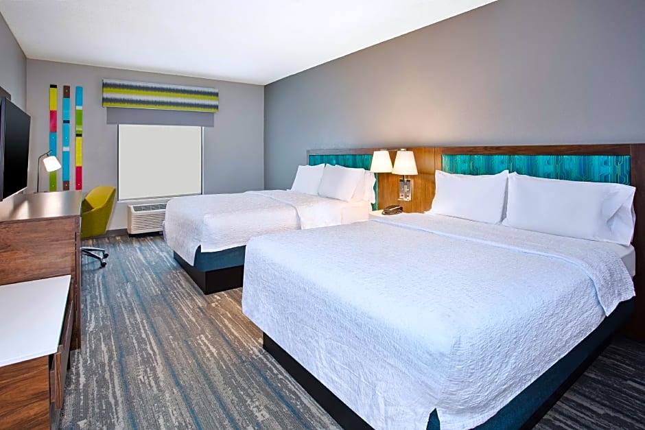 Photo 1 of 5 of 2 Queen Beds, Mobility Accessible, Bathtub