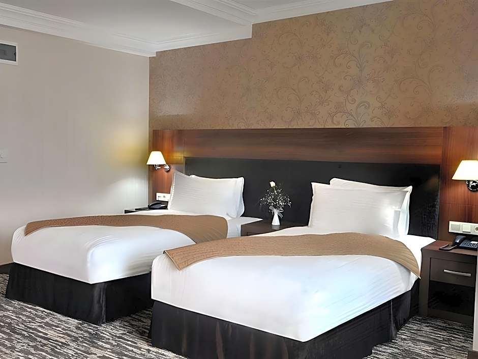 Rhiss Hotel Bostanci