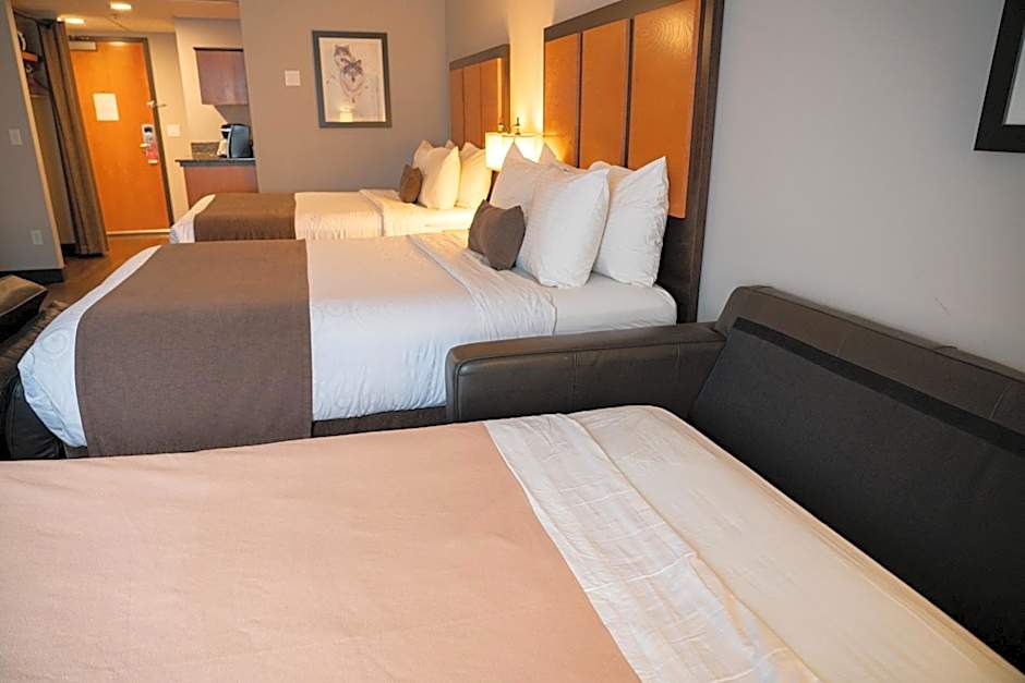 Pocaterra Inn & Waterslide