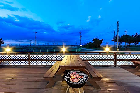 Yangyang Sunrising Seaside Pension