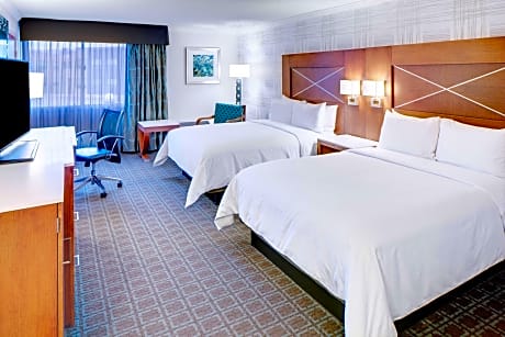 1 King Bed Deluxe - Fridge - Top Floor