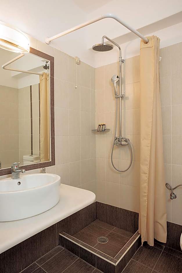 Anemomilos Beach hotel