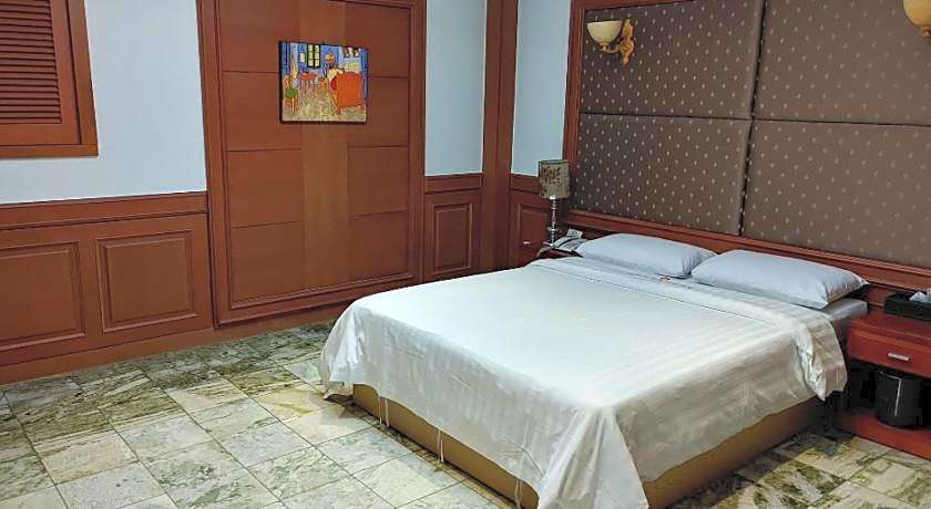 Metro Pol Tourist Hotel