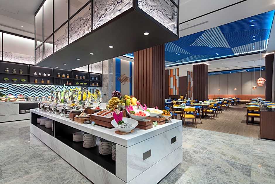 Hampton by Hilton Qionghai Railway Station