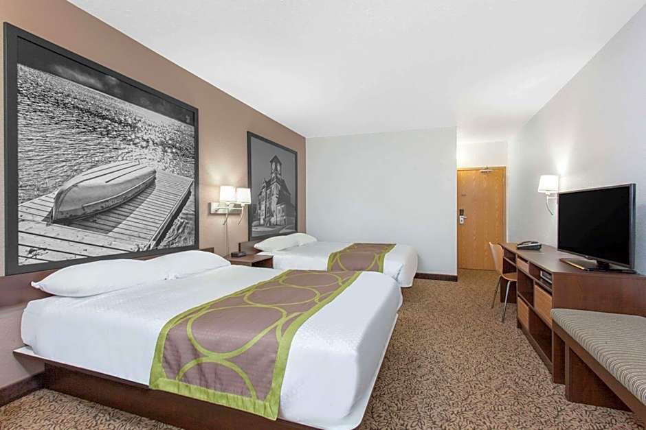 Super 8 by Wyndham Kenora