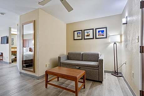 2 Queen Beds, Suite, No Smoking, Accessible Room